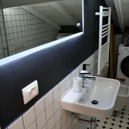 Via Pia 29-7 アパート *