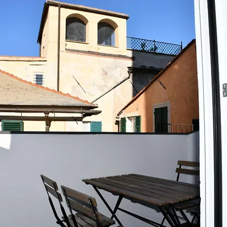 Via Pia 29-7 * Savona